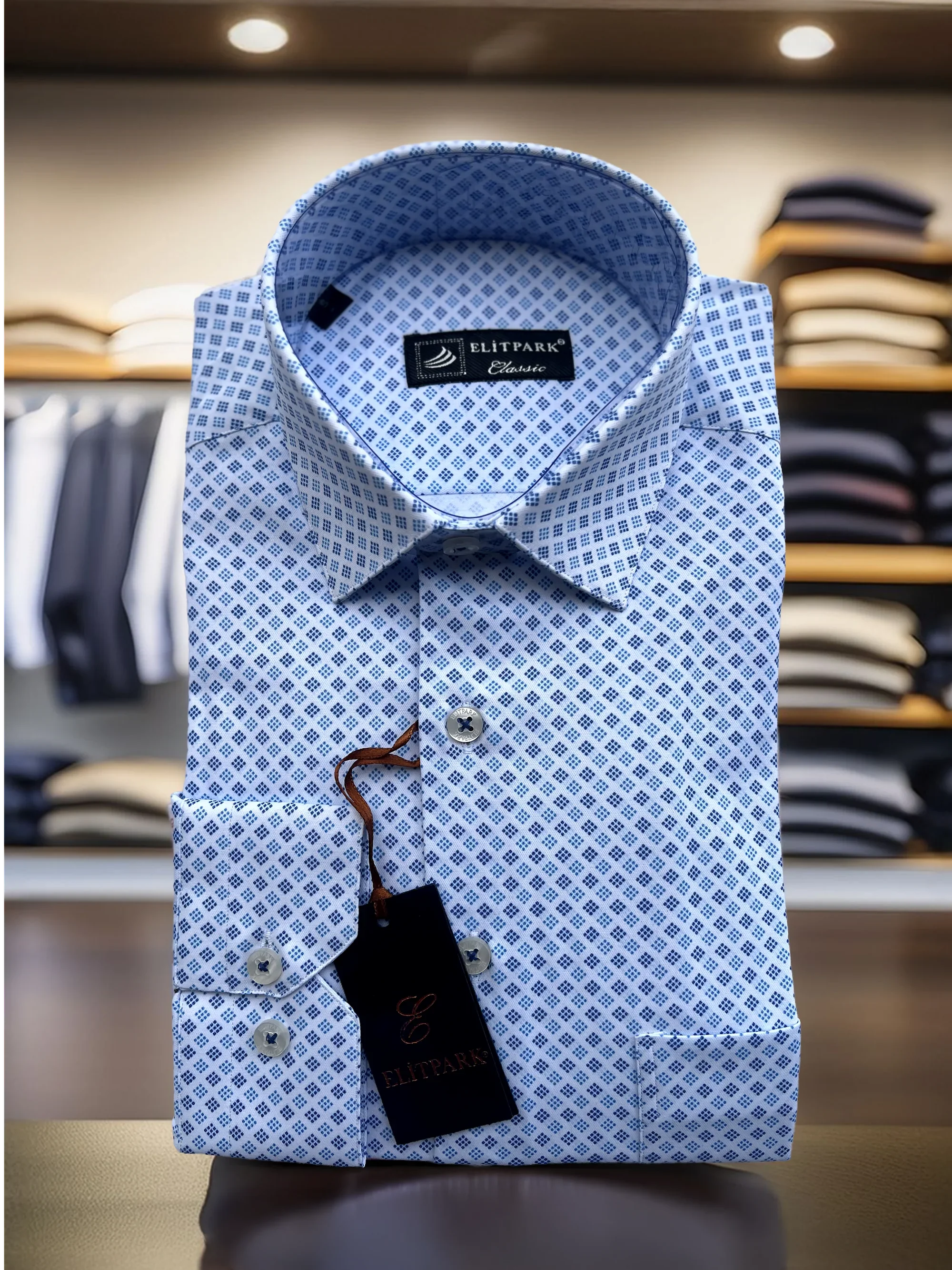 Mavi-Koyu Mavi Nokta Desenli Beyaz Erkek Gömlek