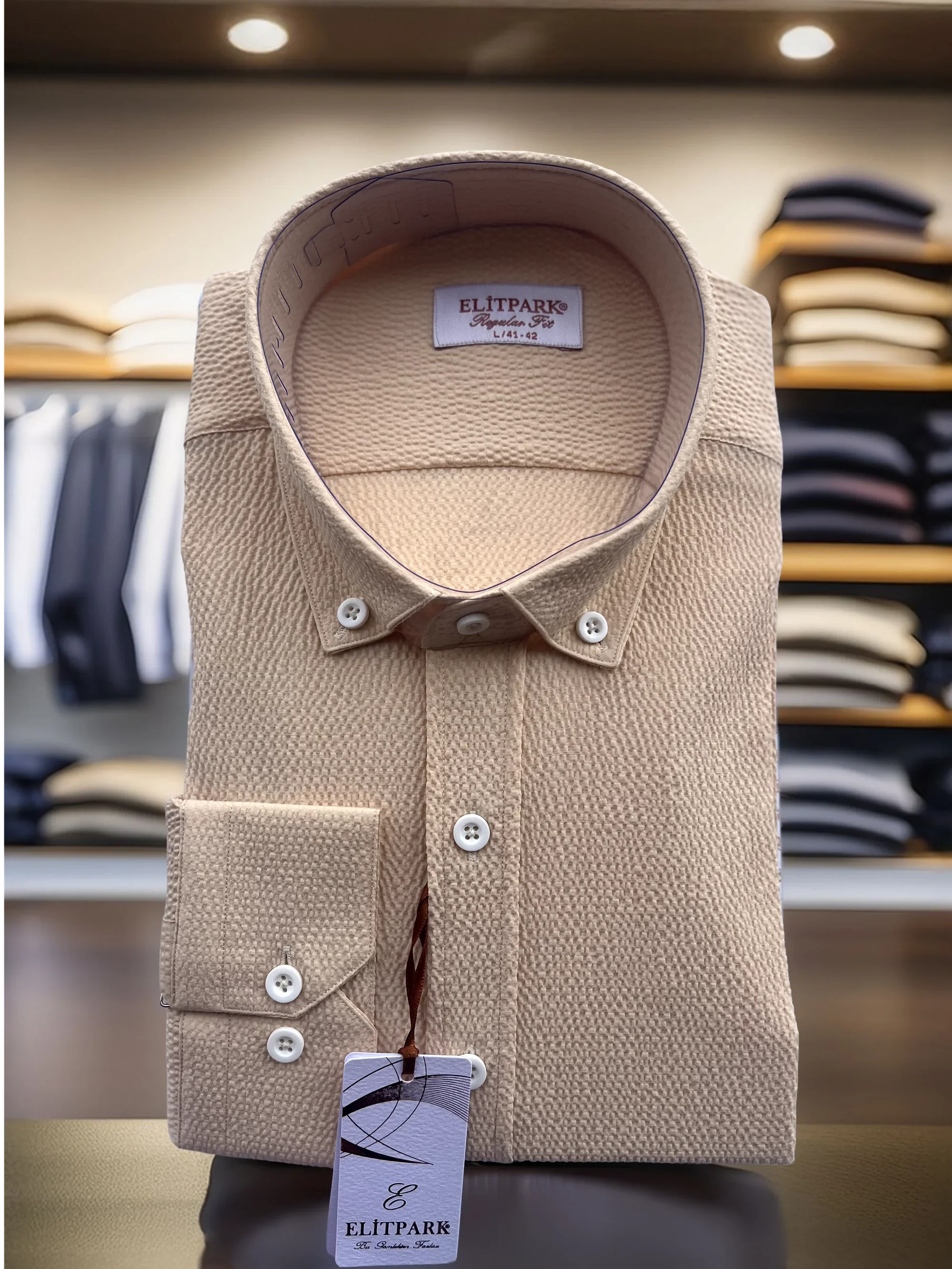 Erkek Bej Dokulu Düğmeli Yaka %100 Pamuk Uzun Kollu Gömlek